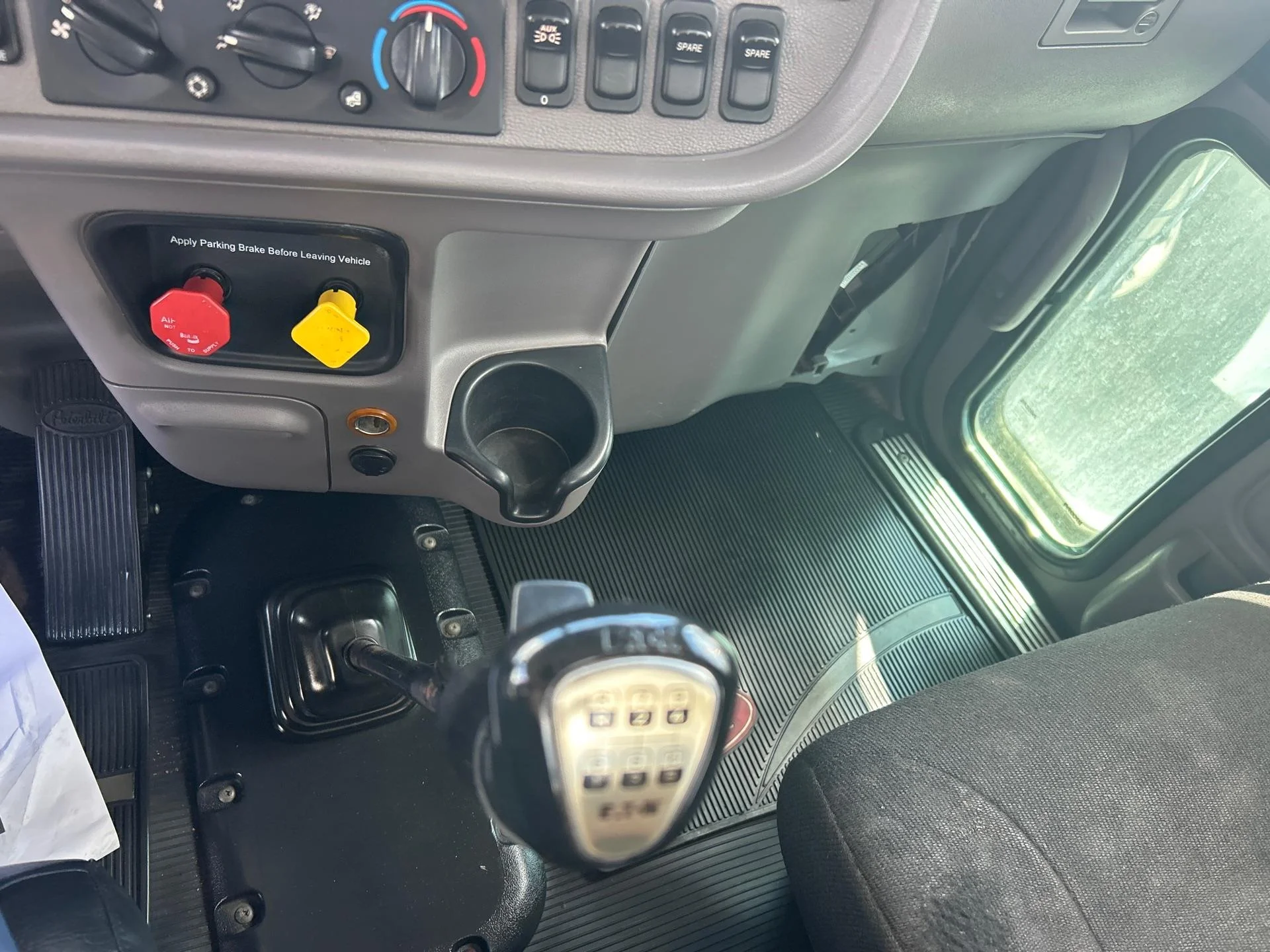 2020 Peterbilt 389 in Etna, OH — photo 13