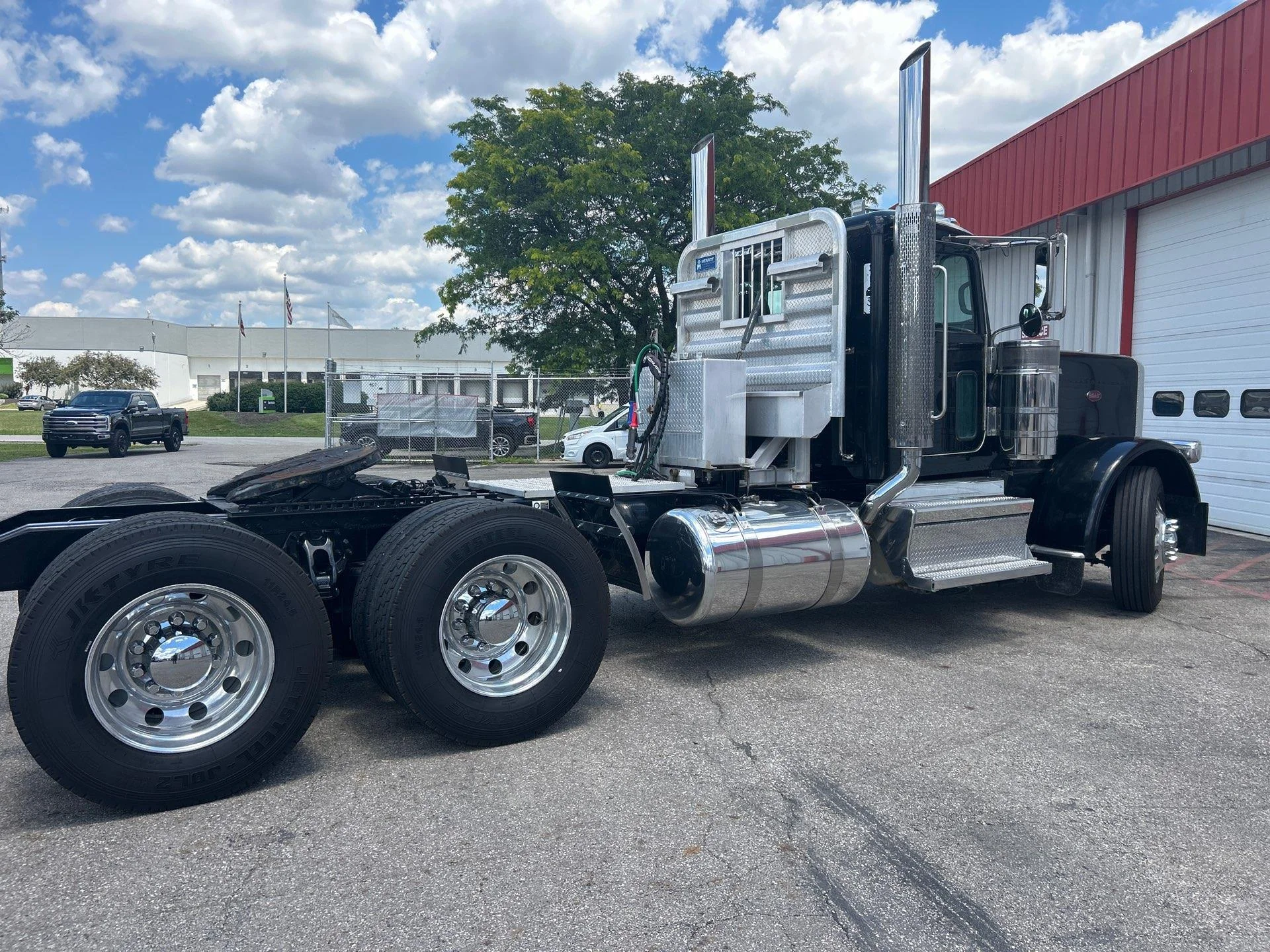 2020 Peterbilt 389 in Etna, OH — photo 4
