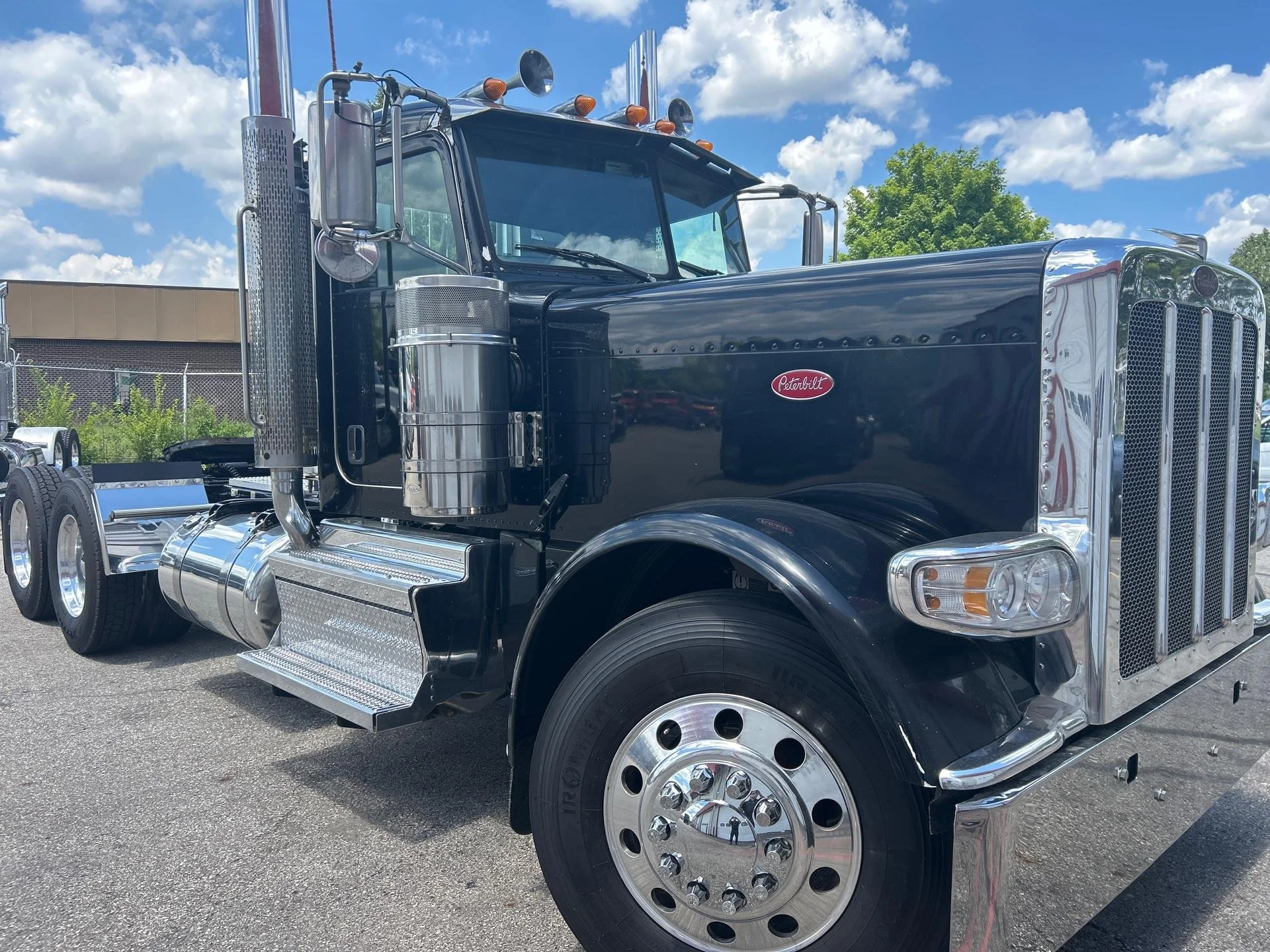 2020 Peterbilt 389 in Etna, OH — photo 2