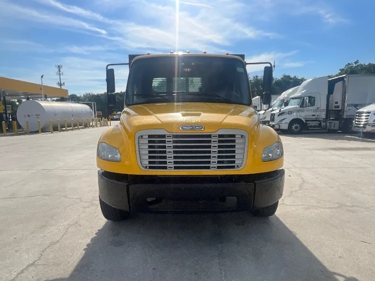 2020 Freightliner M2 106 in Tampa, FL — photo 2