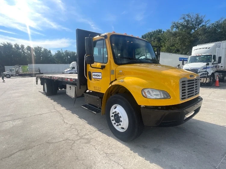 2020 Freightliner M2 106 in Tampa, FL