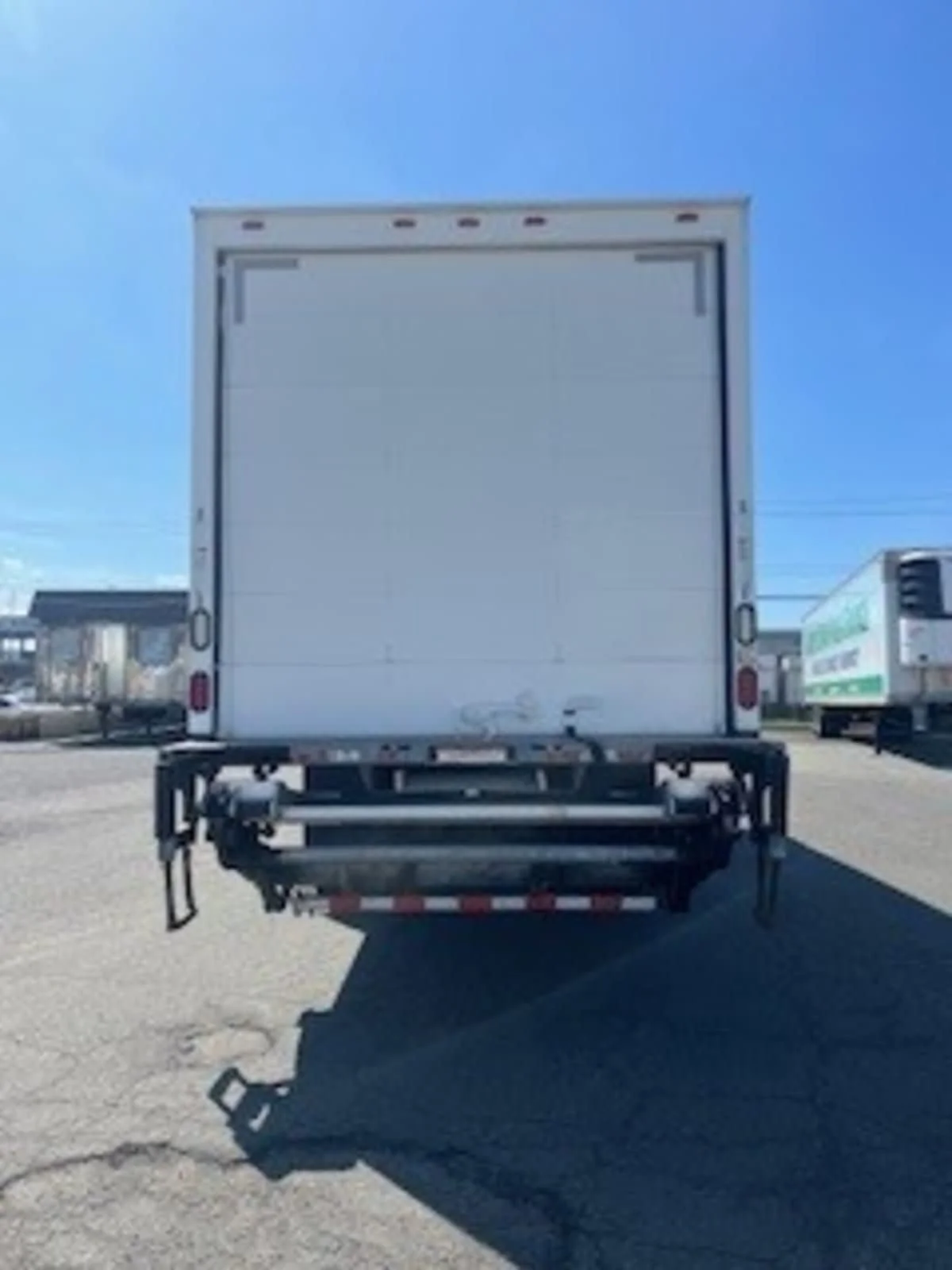 2016 Hino 268 - image 5