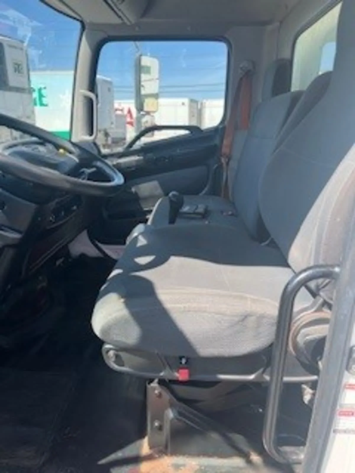 2016 Hino 268 - image 7