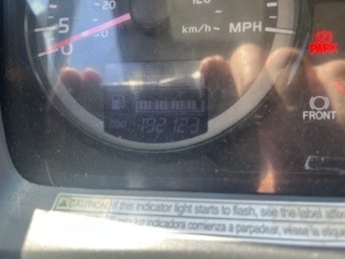 2016 Hino 268 - image 12