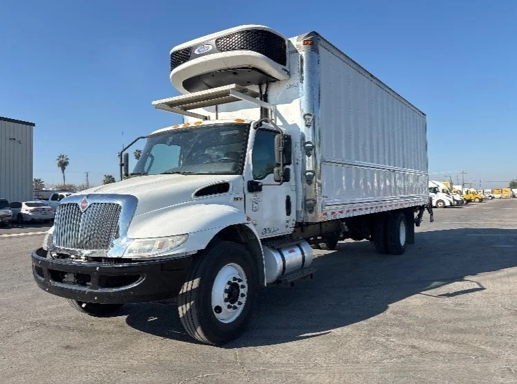 2021 International MV - image 3