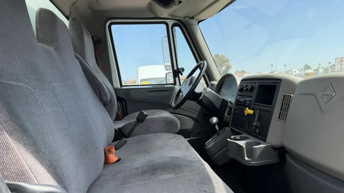 2019 International 4300 in Phoenix, AZ — photo 18