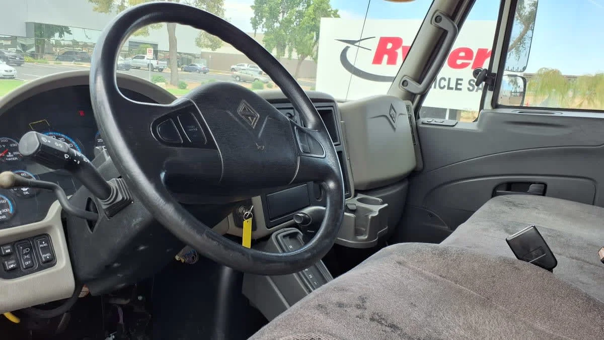 2019 International 4300 in Phoenix, AZ — photo 7