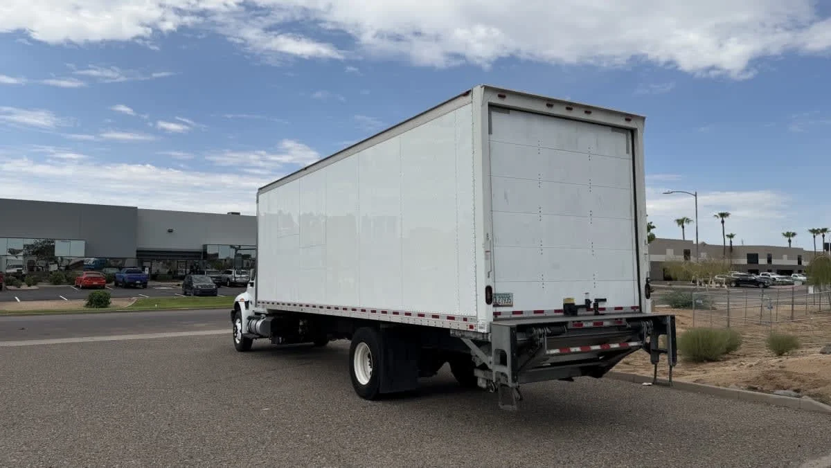 2019 International 4300 in Phoenix, AZ — photo 6