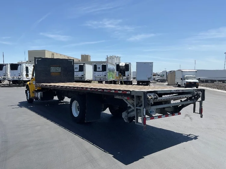 2020 Freightliner eM2 in Pasco, WA — photo 6