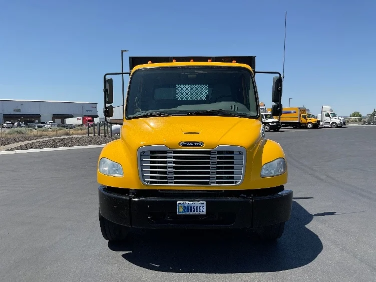 2020 Freightliner eM2 in Pasco, WA — photo 2