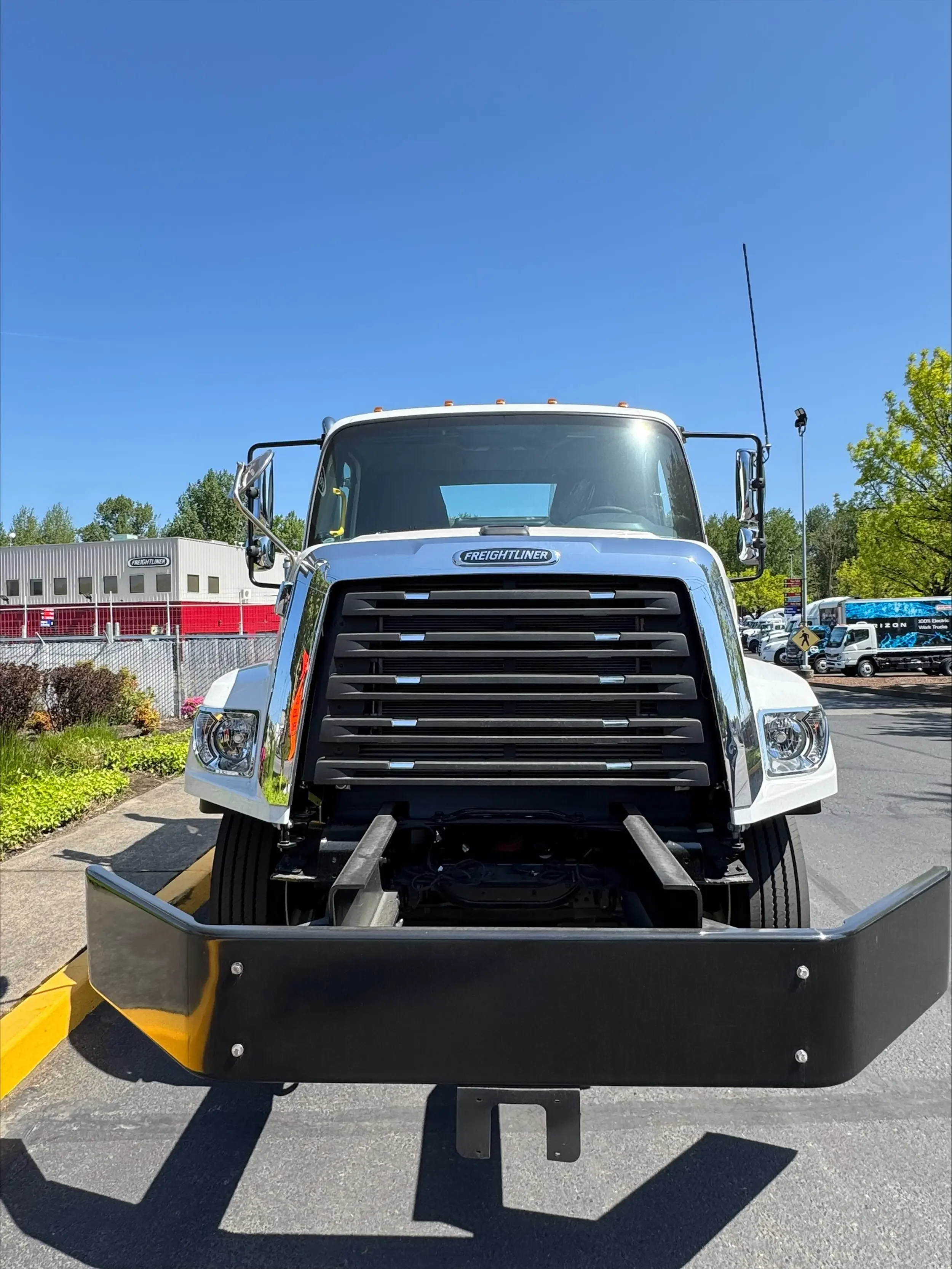 2025 Freightliner 108SD - image 4