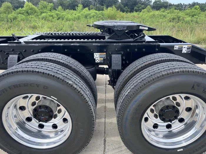 2025 Peterbilt 589 — photo 12