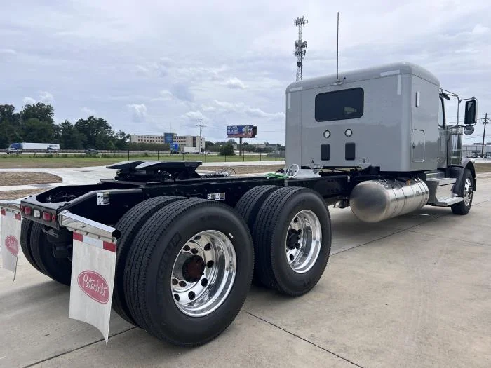 2025 Peterbilt 589 — photo 6