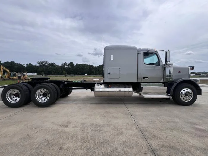 2025 Peterbilt 589 — photo 7