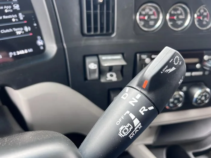 2025 Peterbilt 589 — photo 18