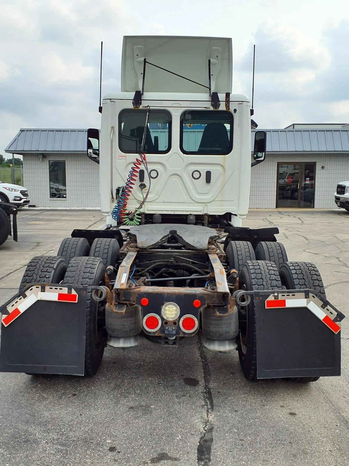 2020 Freightliner Cascadia in Oak Creek, WI — photo 5