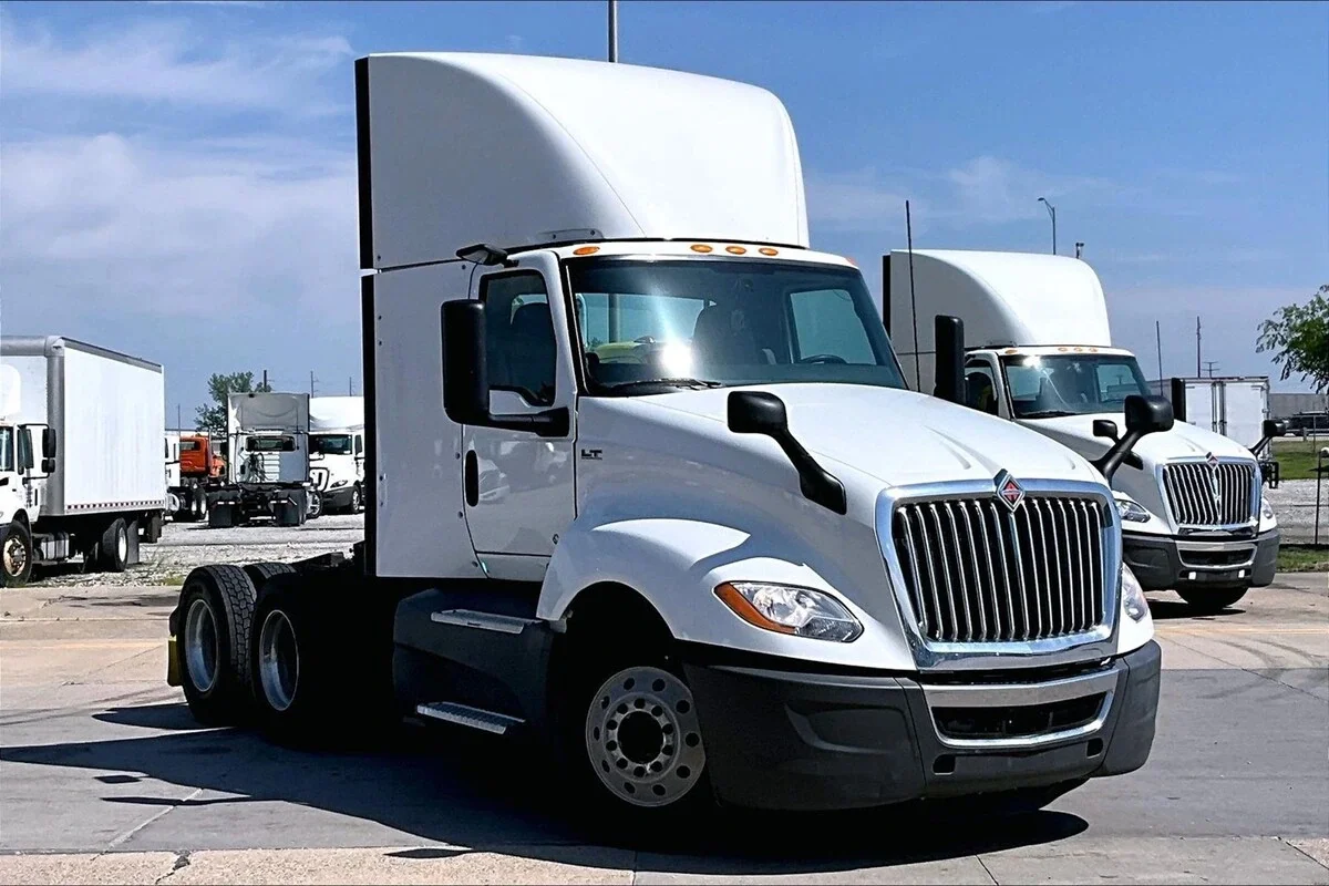 2021 International LT in Altoona, IA