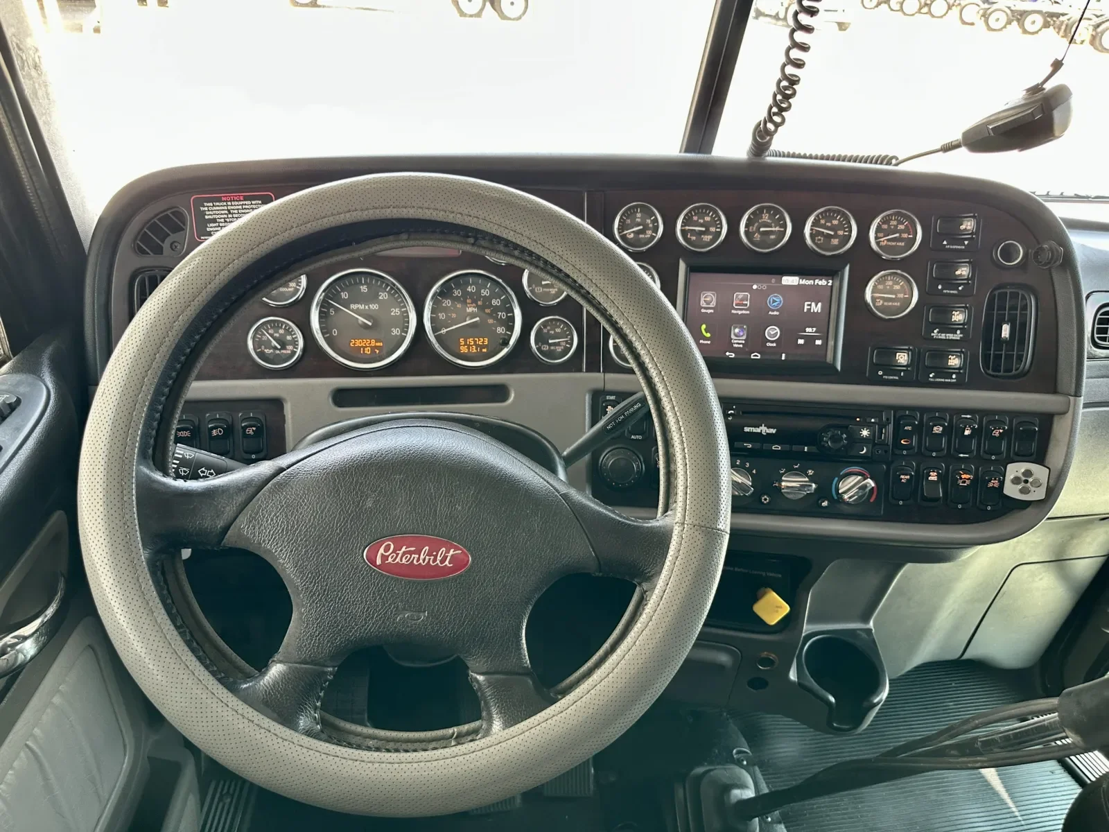 2020 Peterbilt 389 in Hutchins, TX — photo 16