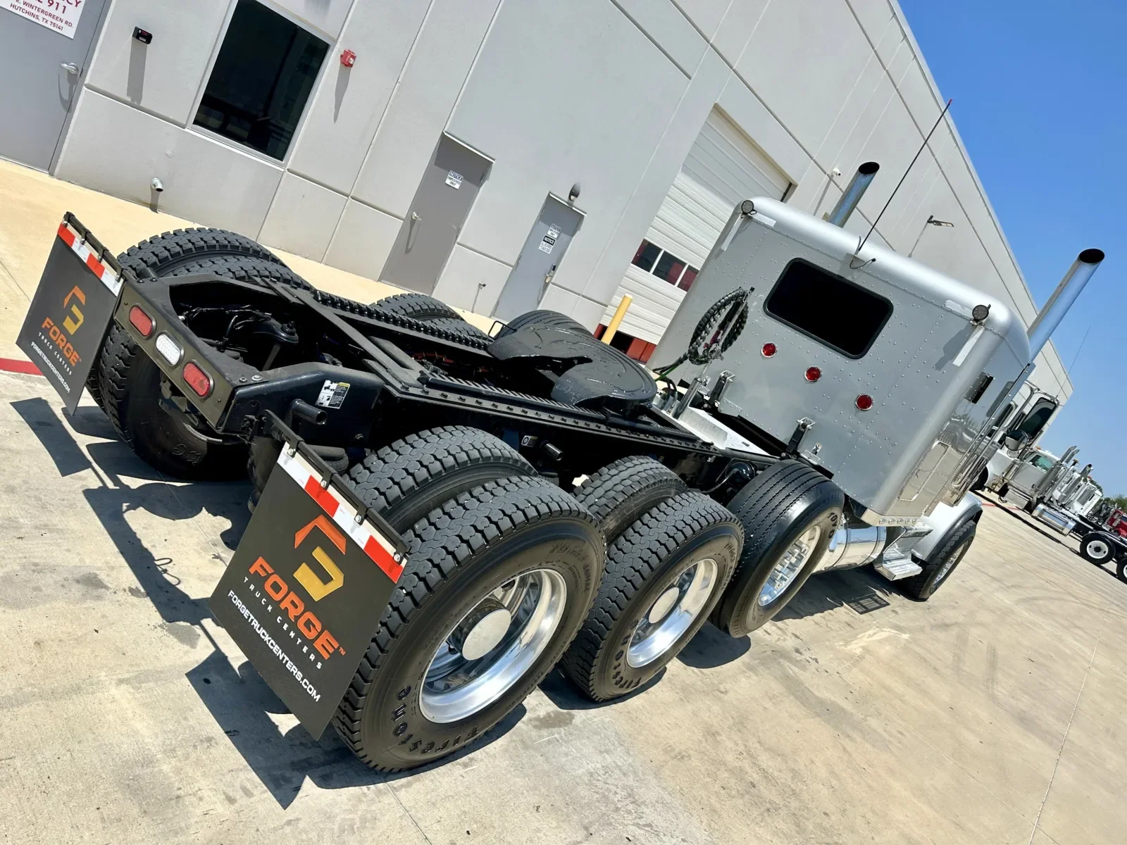 2020 Peterbilt 389 in Hutchins, TX — photo 11
