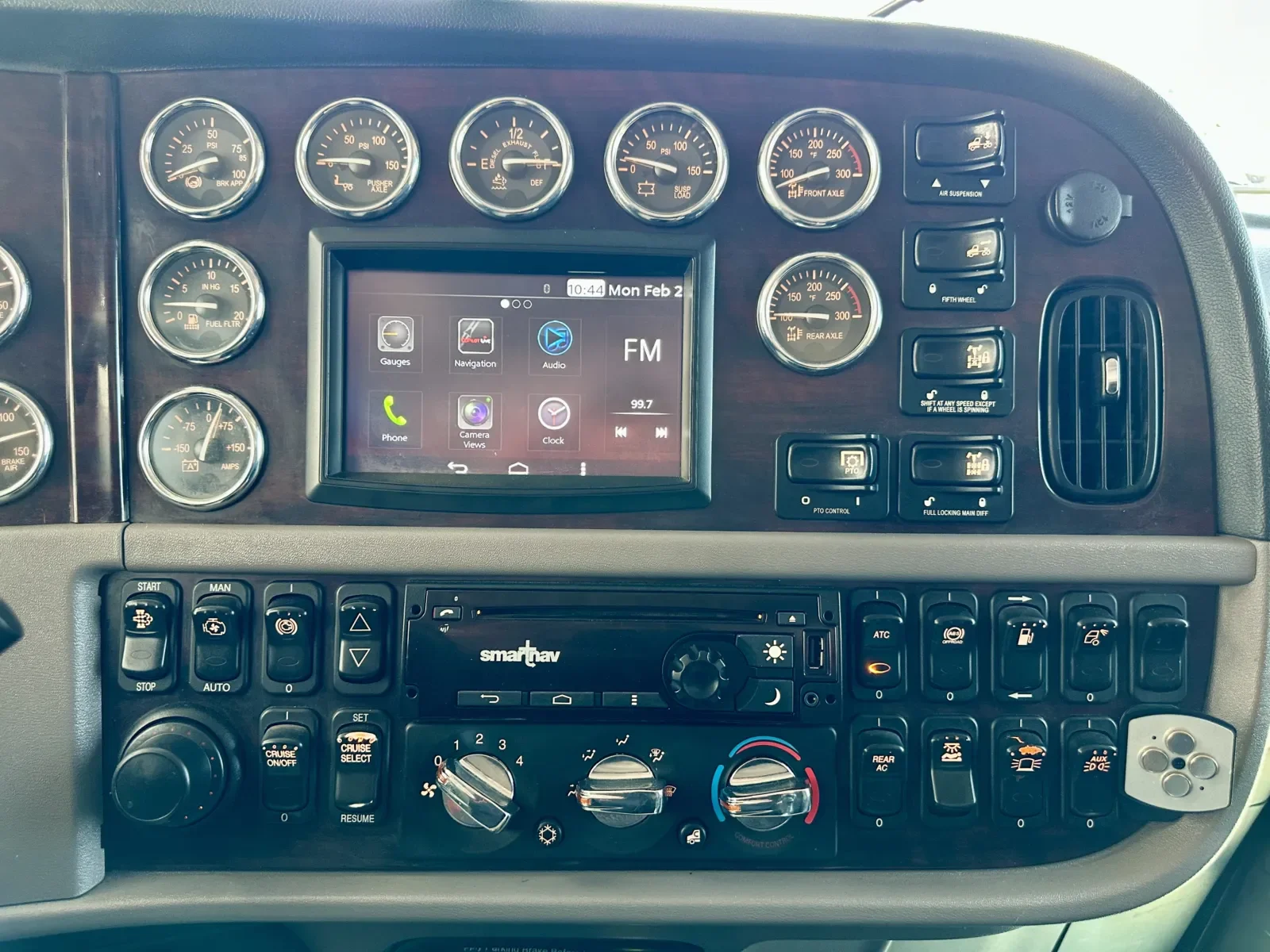 2020 Peterbilt 389 in Hutchins, TX — photo 18