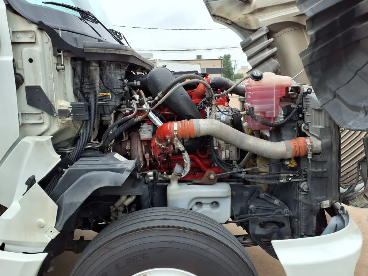 2019 International LT in Dallas, TX — photo 10