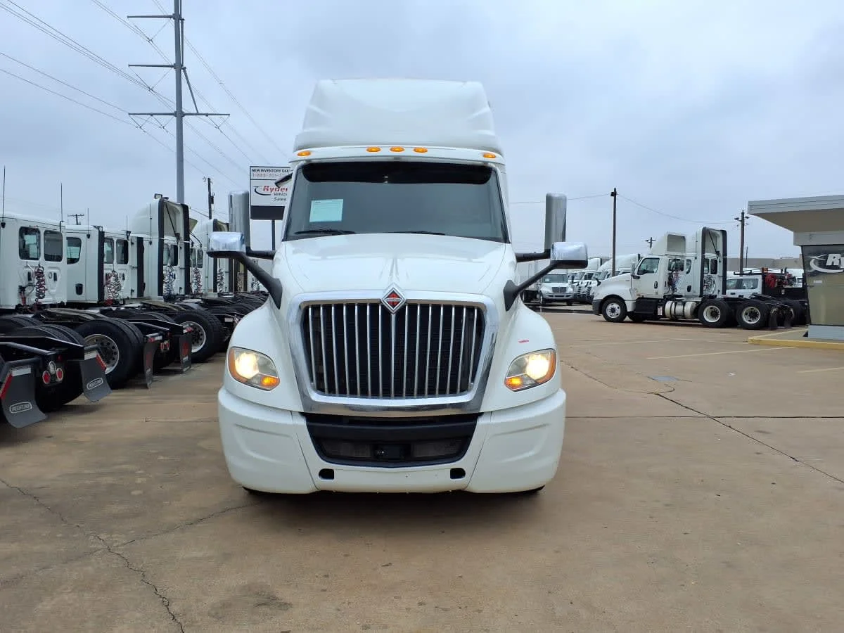 2019 International LT in Dallas, TX — photo 2
