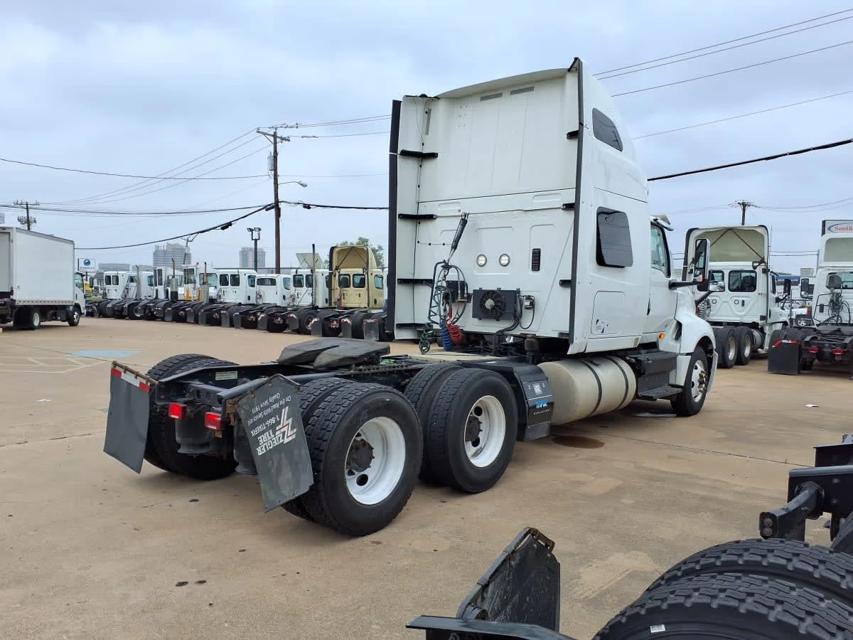 2019 International LT in Dallas, TX — photo 4