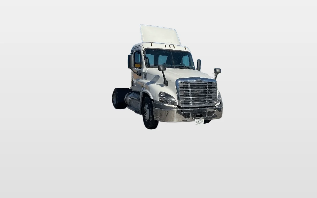 2018 Freightliner Cascadia - image 1