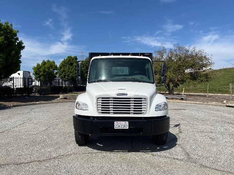 2021 Freightliner M2 106 in Torrance, CA — photo 2