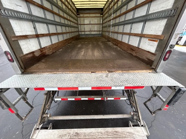 2020 Freightliner M2 106 - image 10