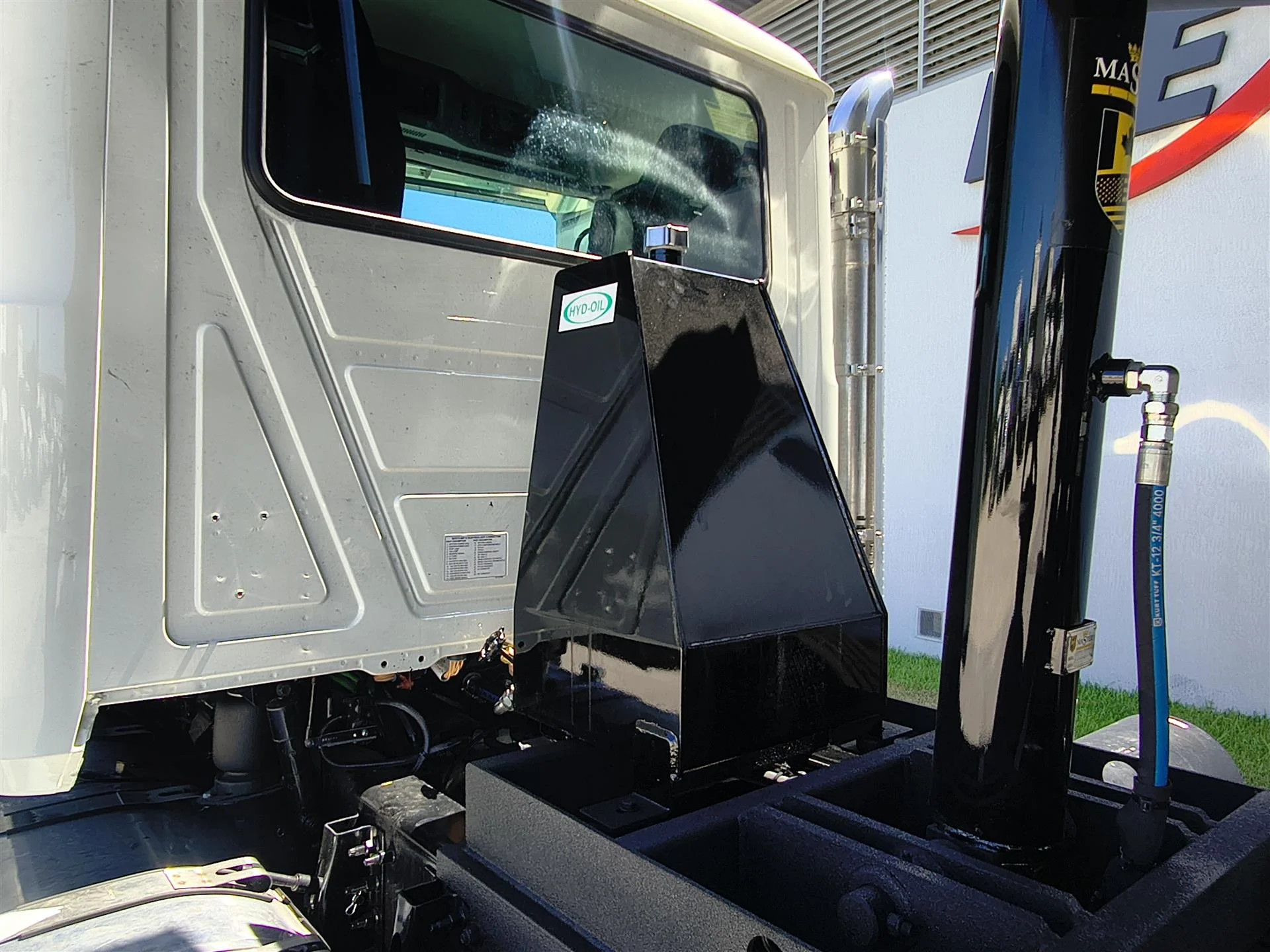2027 Mack Granite in Miami, FL — photo 11