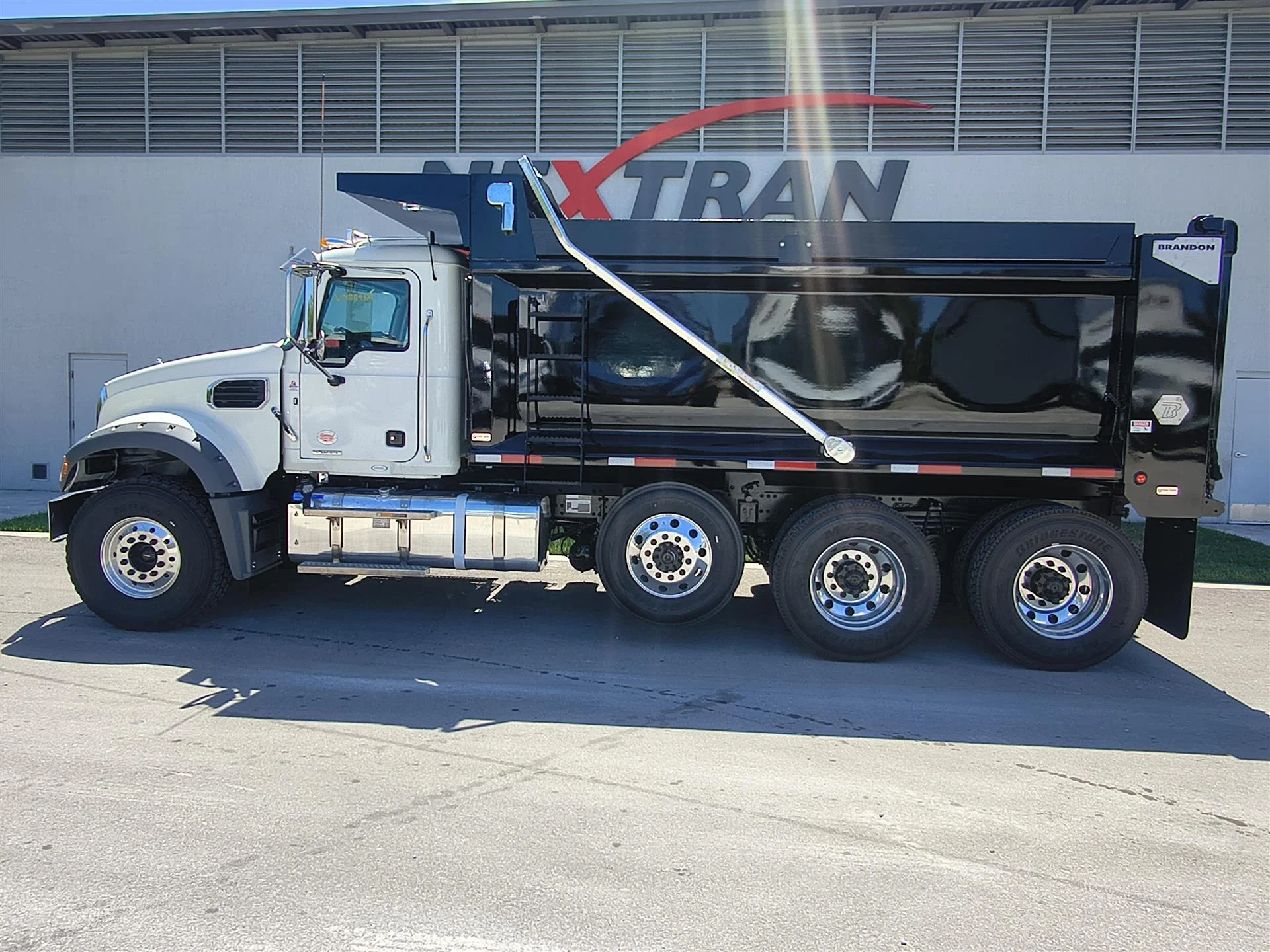 2027 Mack Granite in Miami, FL — photo 9