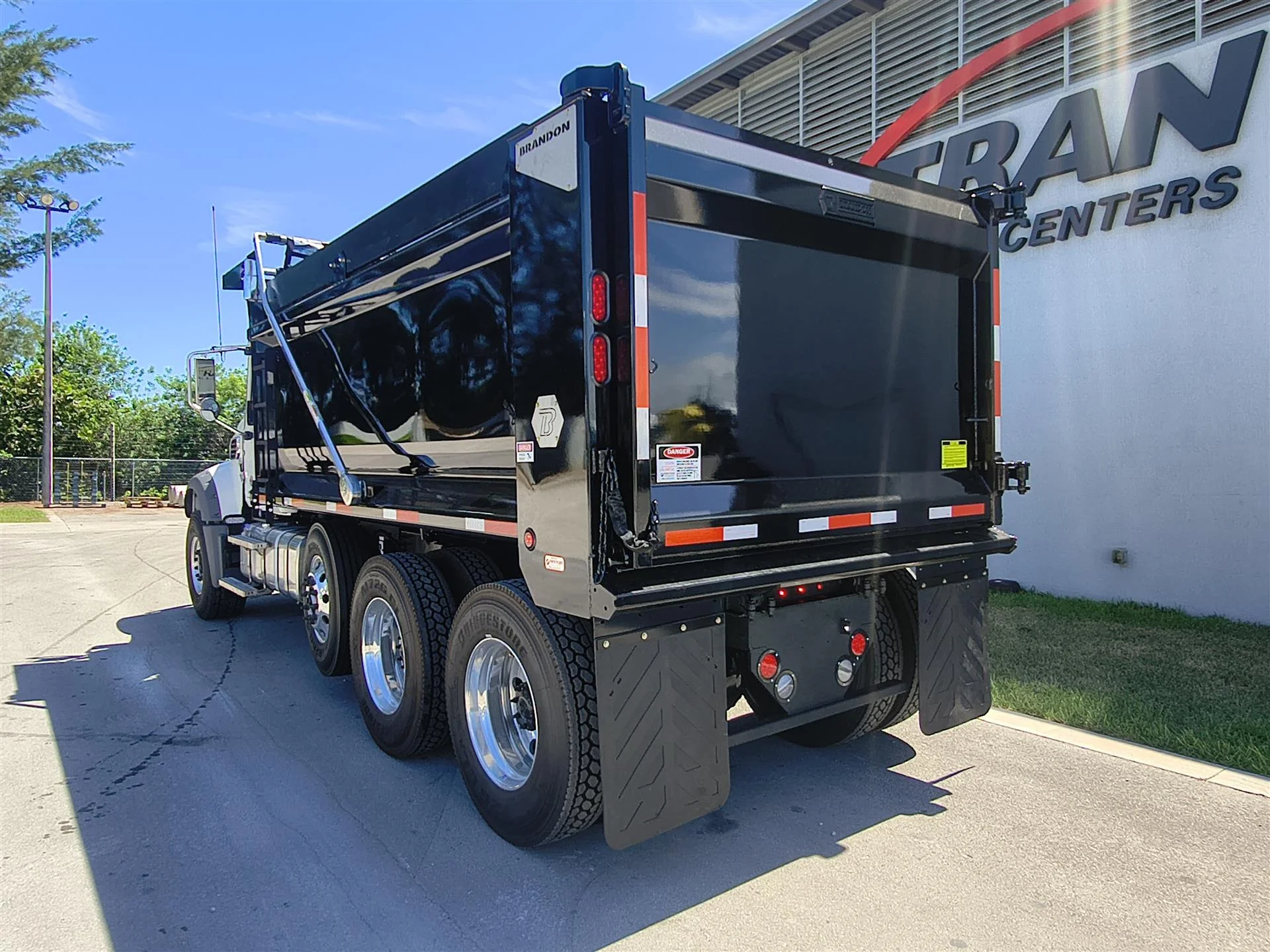 2027 Mack Granite in Miami, FL — photo 8