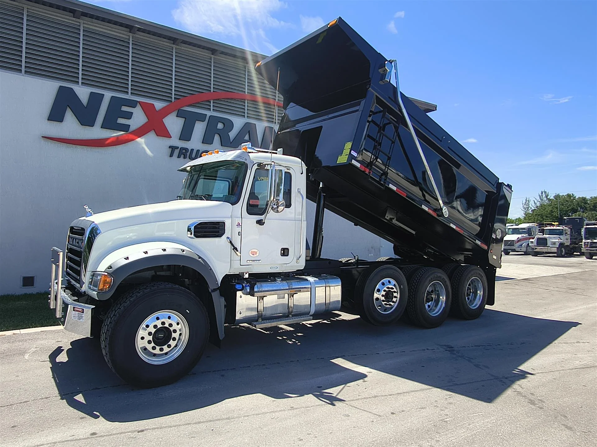 2027 Mack Granite in Miami, FL — photo 10