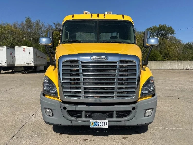2019 Freightliner Cascadia in Nashville (Mount Juliet), TN — photo 2