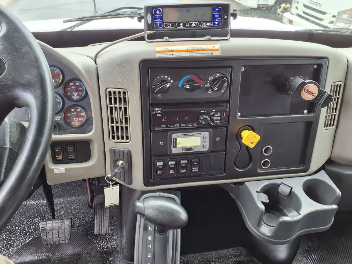 2019 International 4300 in Salisbury, MA — photo 11