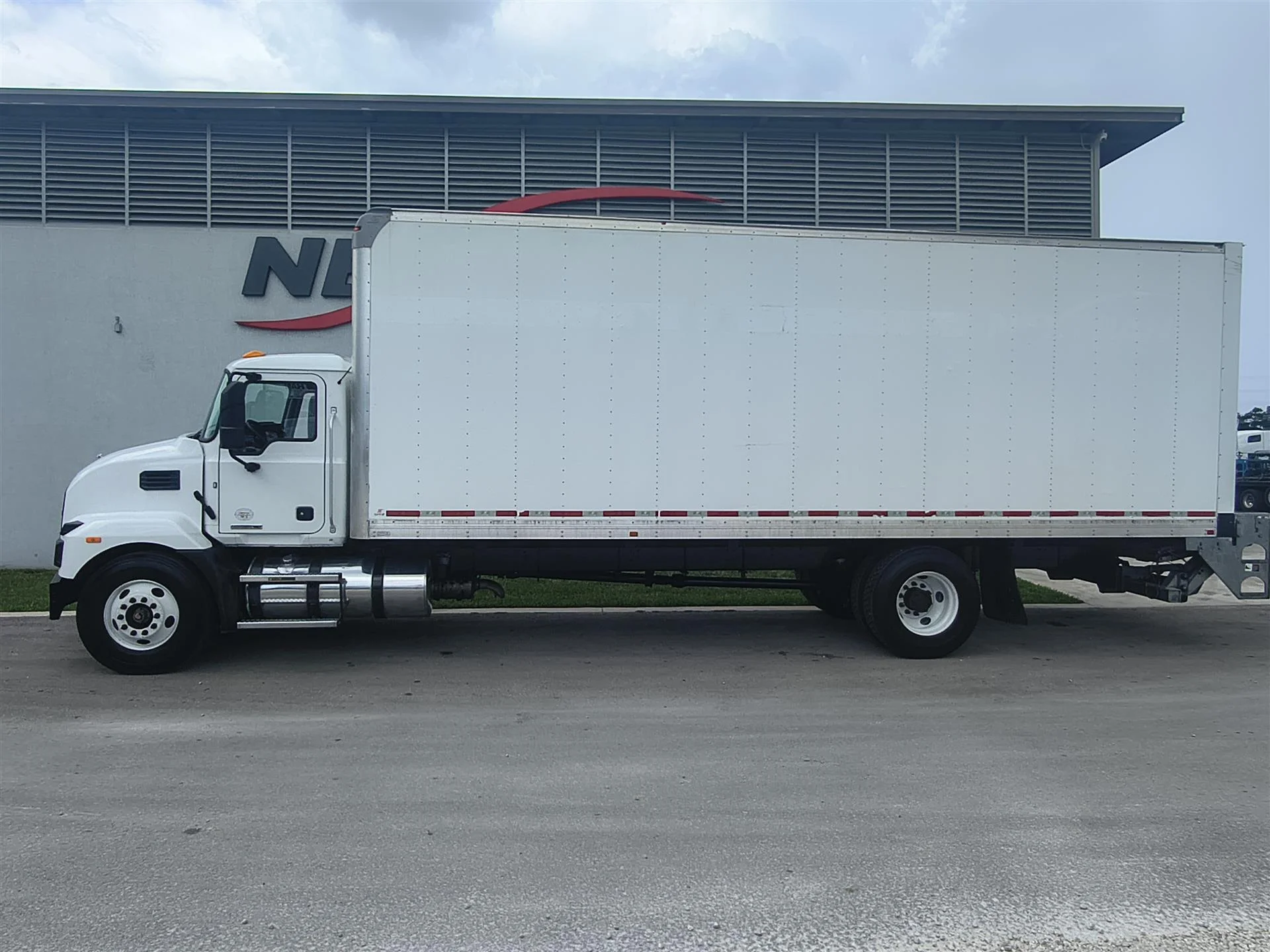 2022 Mack in Fort Lauderdale, FL — photo 9