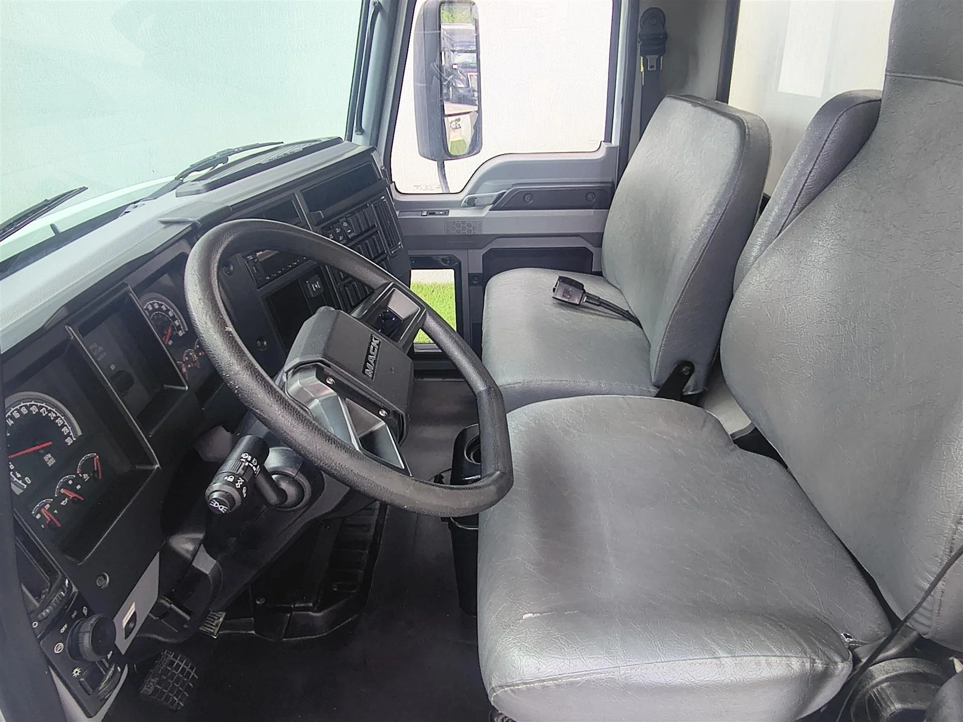 2022 Mack in Fort Lauderdale, FL — photo 11
