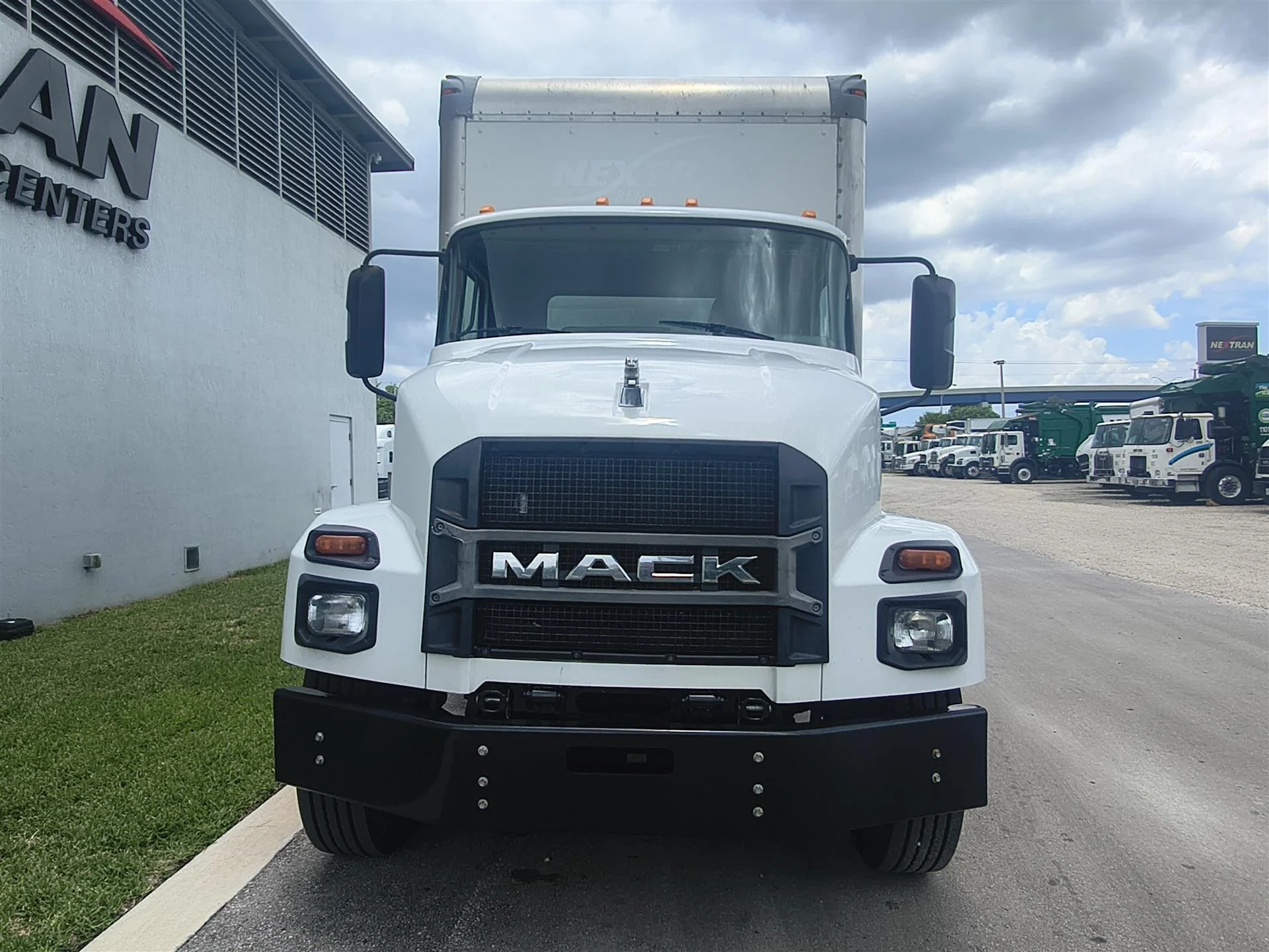 2022 Mack in Fort Lauderdale, FL — photo 2