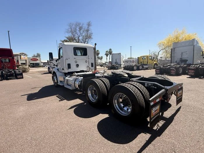 2023 Peterbilt 579 — photo 4