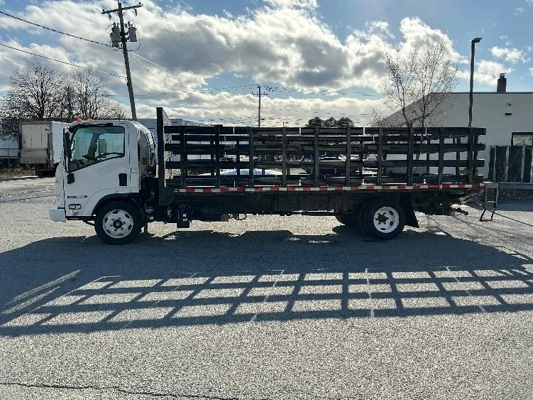 2022 Isuzu NRR in Albany, NY — photo 4