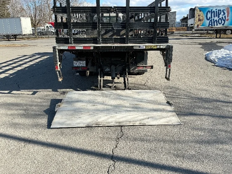 2022 Isuzu NRR in Albany, NY — photo 9