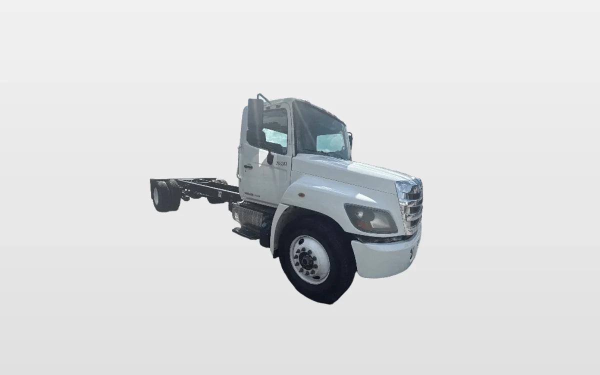 2019 Hino 338 - image 1