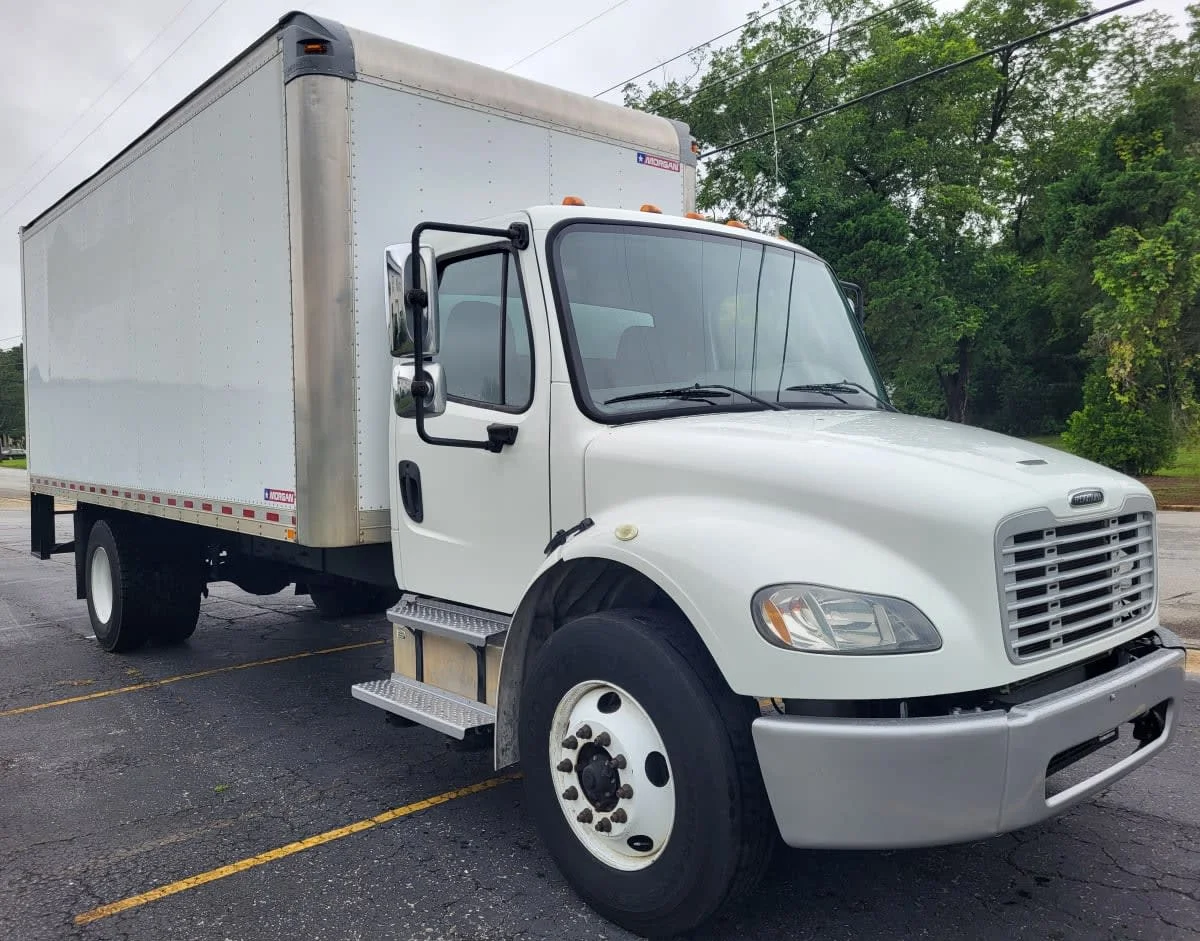2018 Freightliner M2 106 in Jacksonville, FL — photo 3