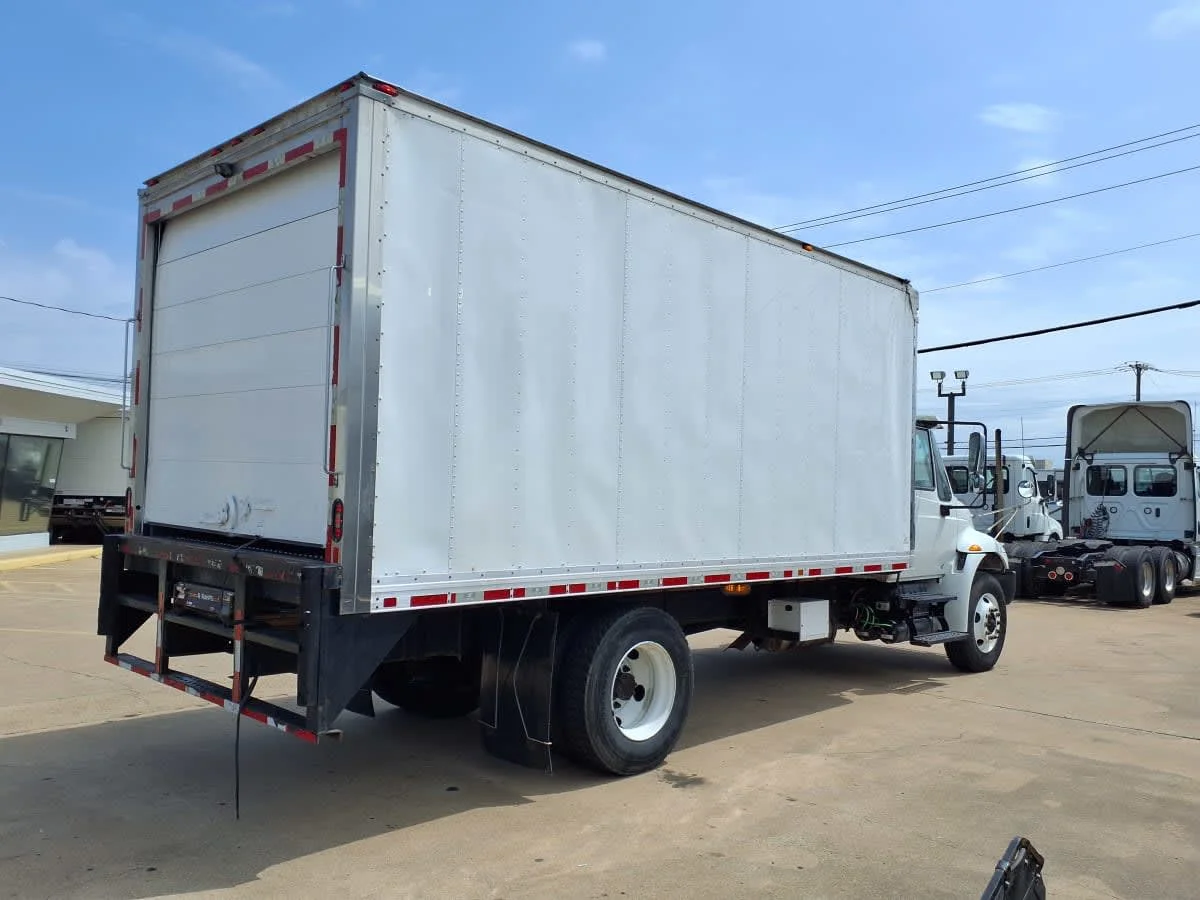 2019 International 4300 in Dallas, TX — photo 4