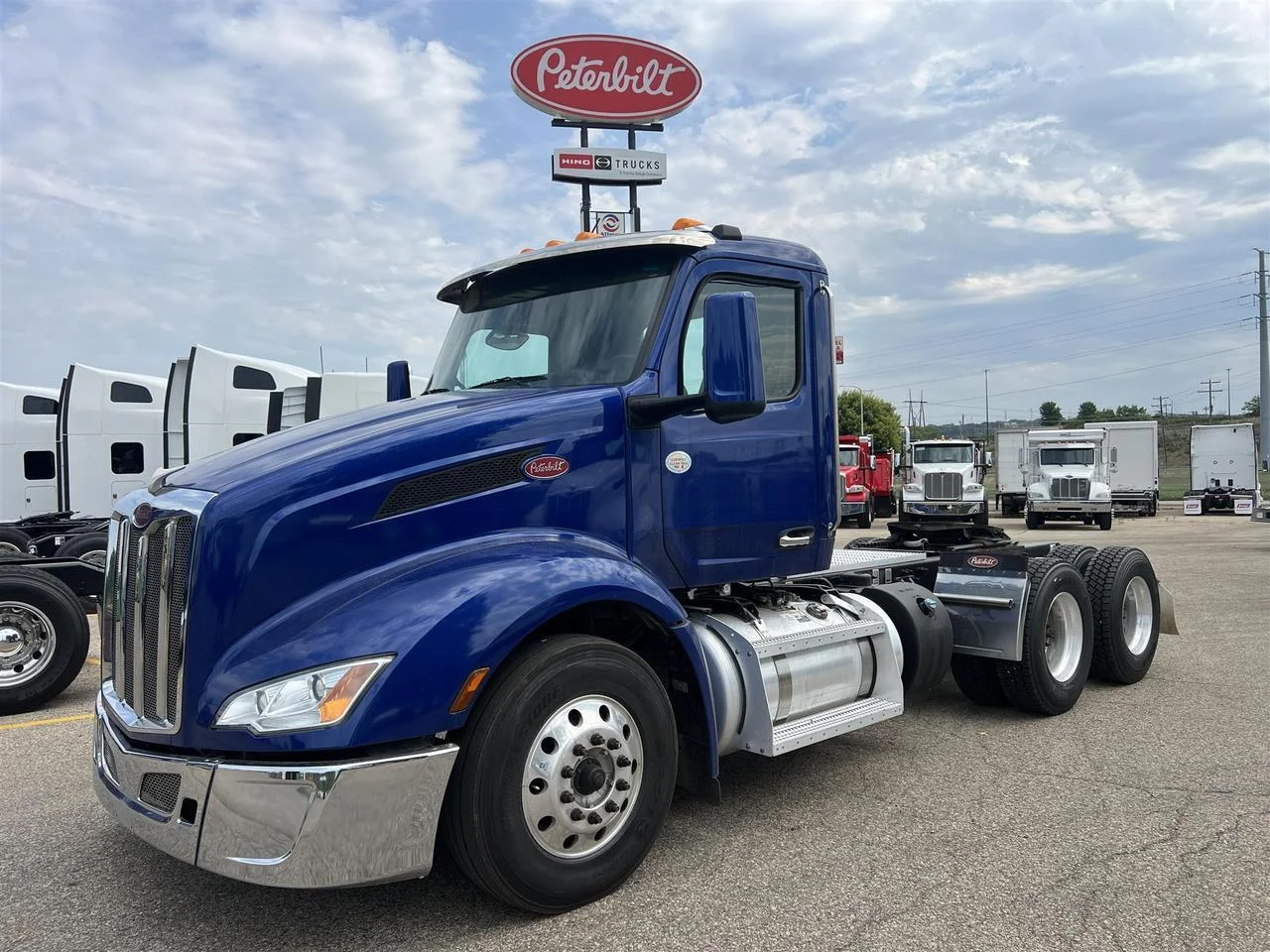2022 Peterbilt 579 in South St. Paul, MN — photo 12