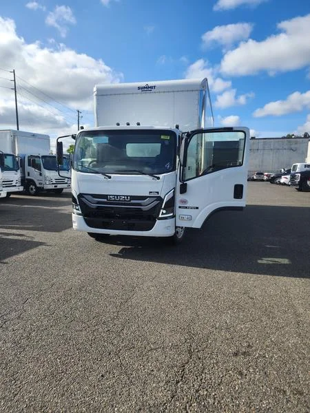 2025 Isuzu NRR