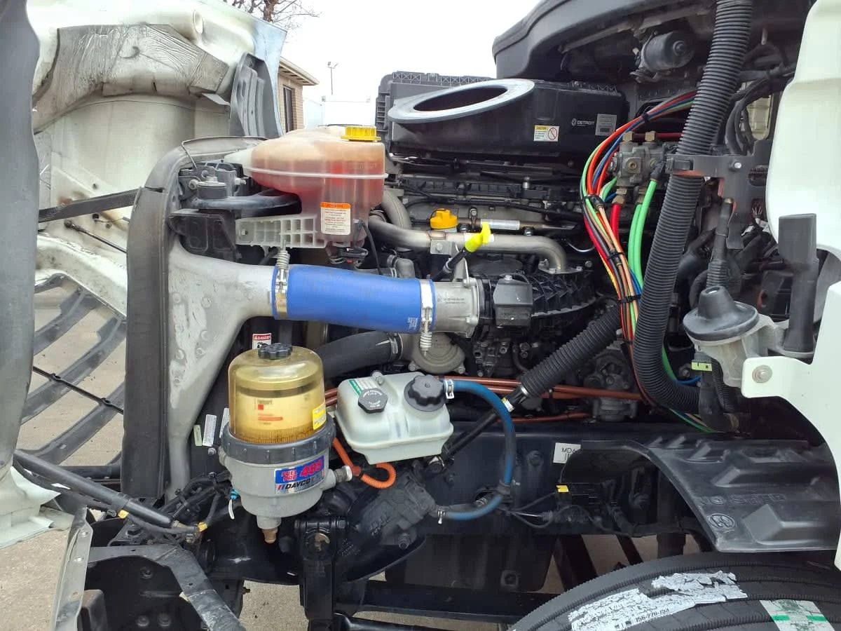 2020 Freightliner Cascadia - image 8