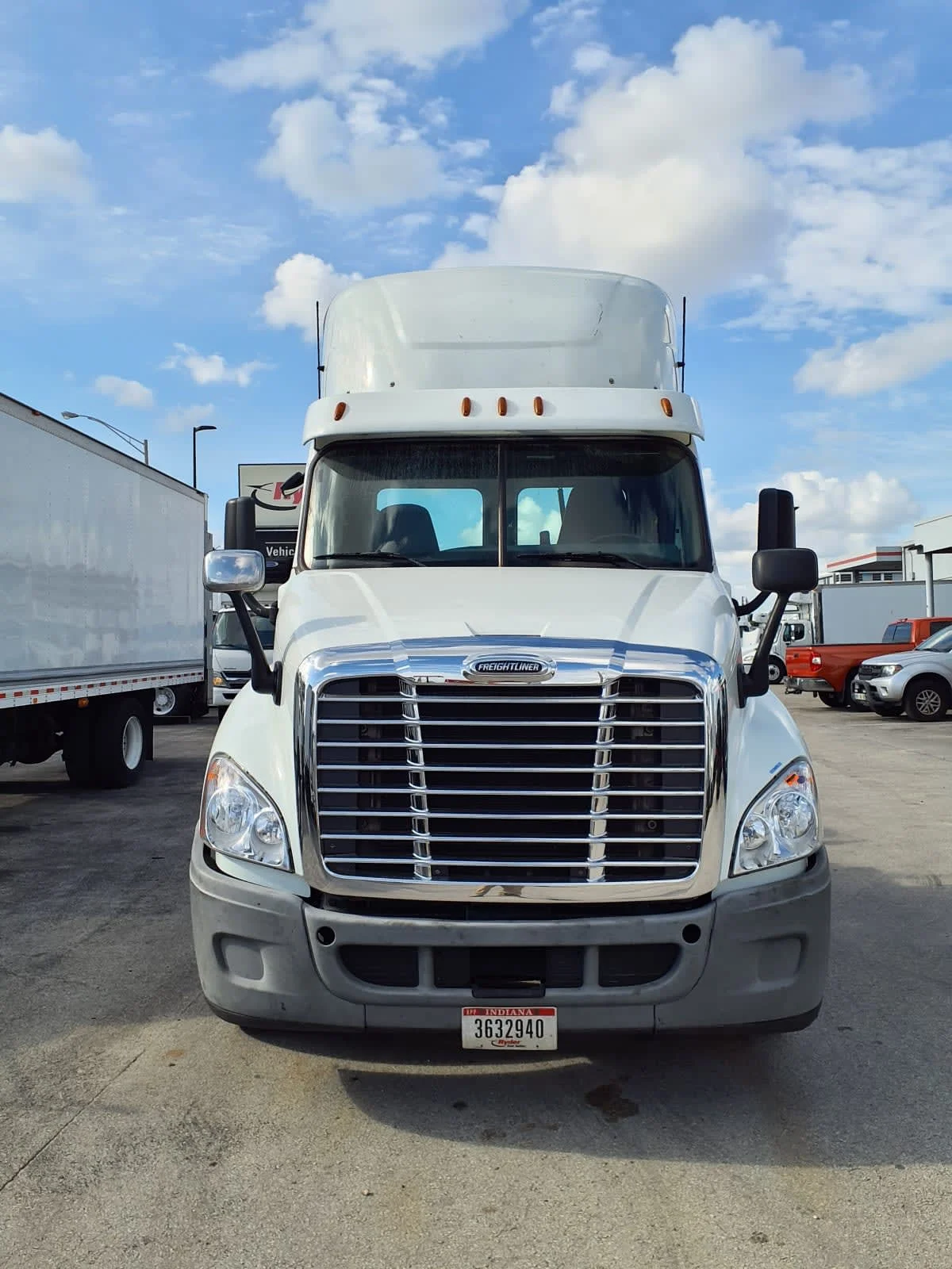 2019 Freightliner Cascadia in Miami, FL — photo 2
