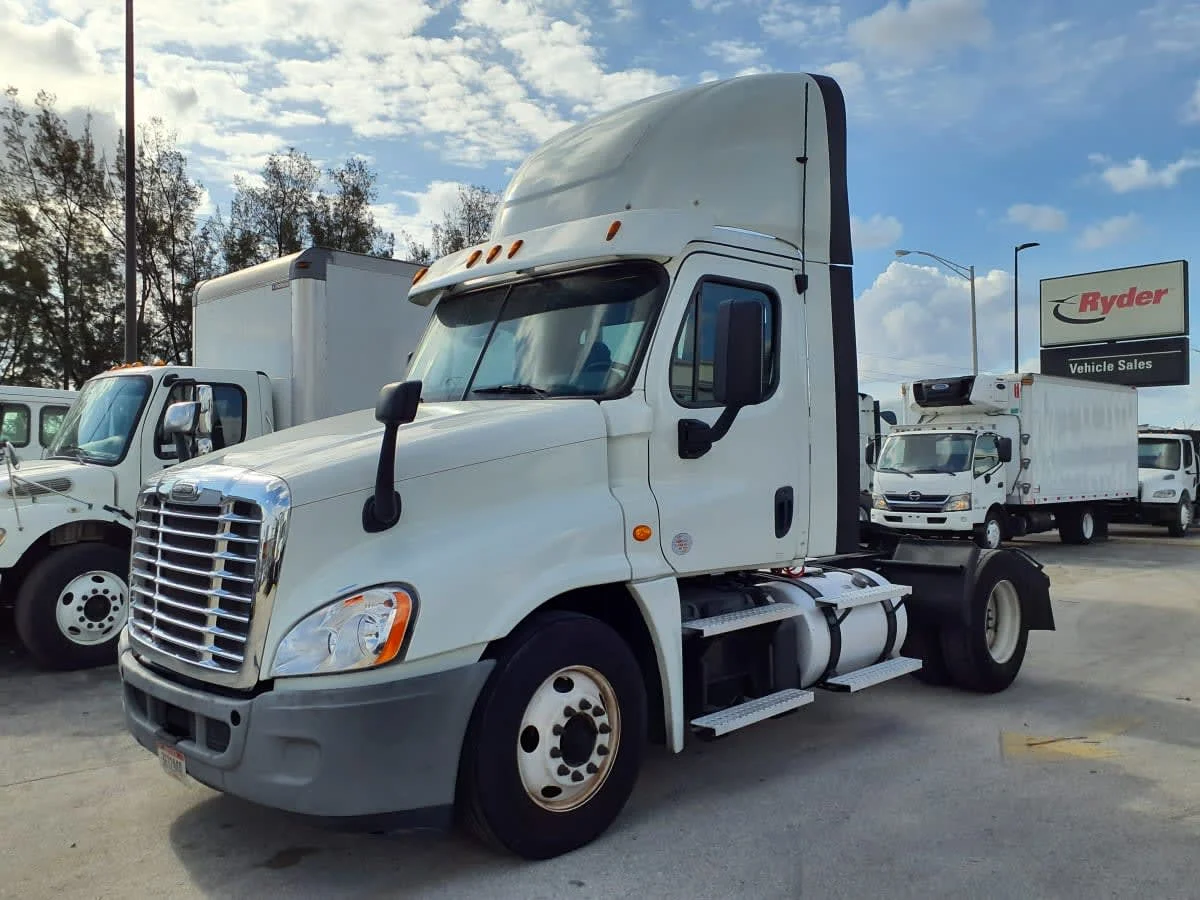2019 Freightliner Cascadia in Miami, FL